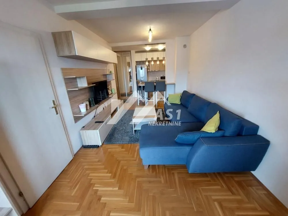 Izdavanje, dvosoban stan, 50m², Rotkvarija, Novi Sad Sve Podlokacije