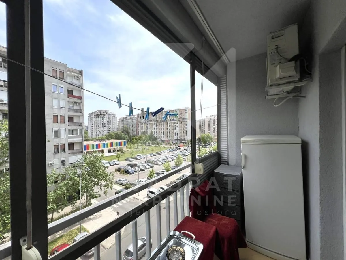 Izdavanje, dvosoban stan, 60m², Blok 9, Podgorica