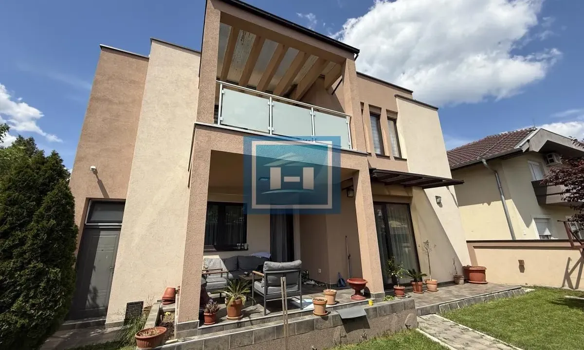 Sale, house, 240m², Centar, Jagodina