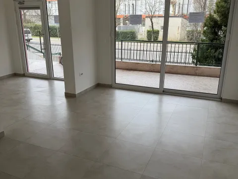 Rent, office space, 37m², Krivi Most, Podgorica - image 5