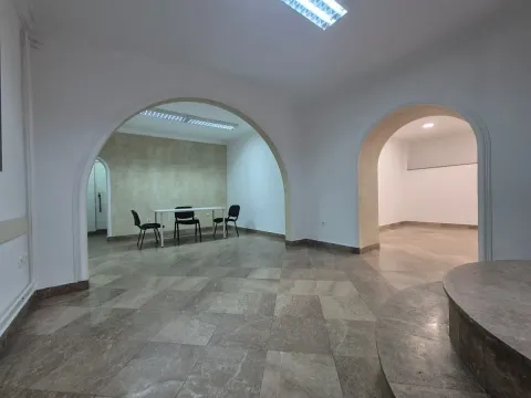 Sale, office space, 36m², Kneza Miloša Centar, Centar Sve Podlokacije - image 2