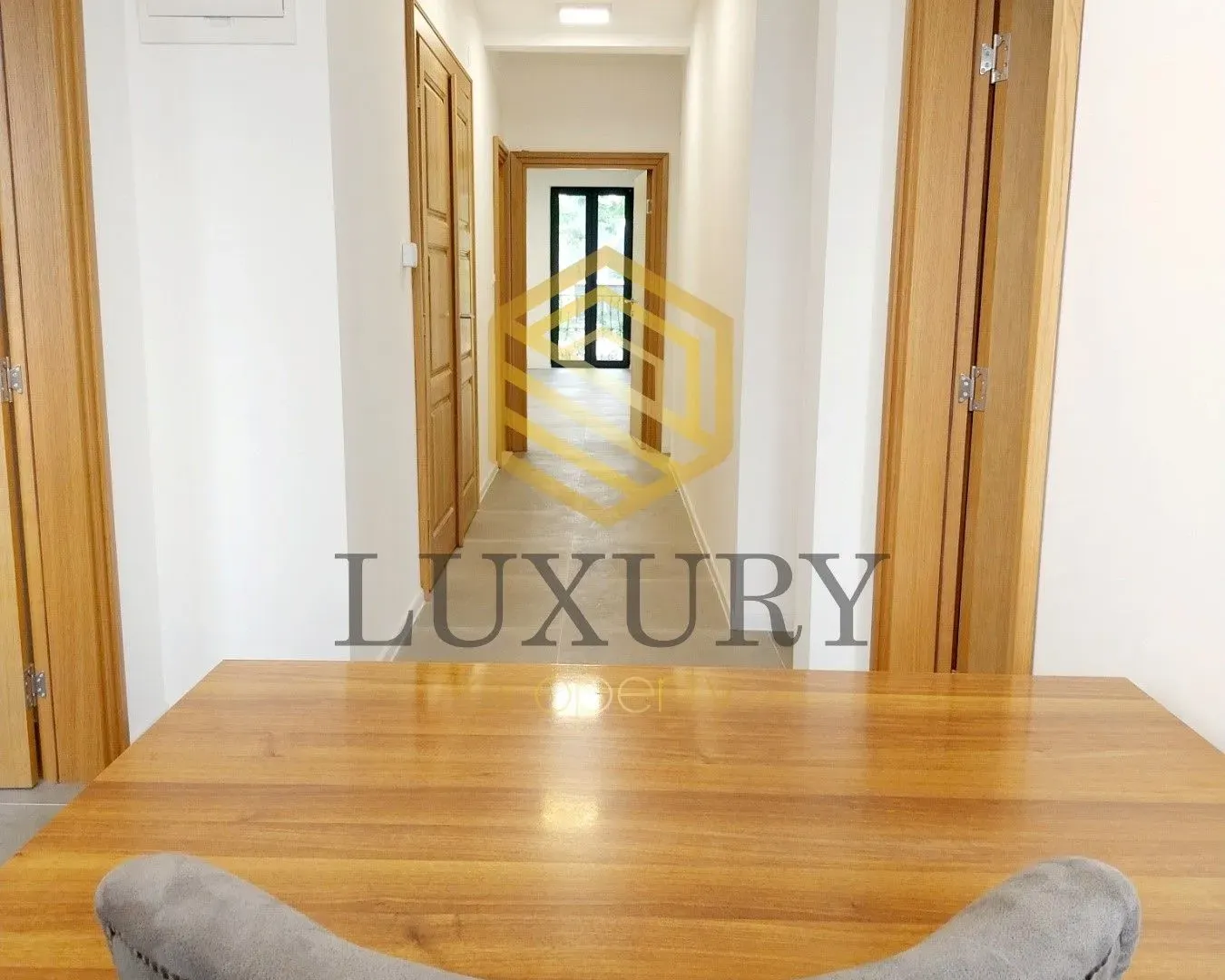 Izdavanje, poslovni prostor, 120m², Centar, Podgorica