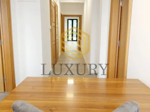Izdavanje, poslovni prostor, 120m², Centar, Podgorica - image 2