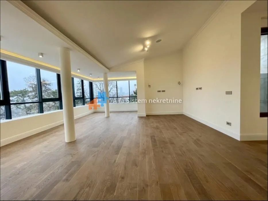 Izdavanje, četvorosoban stan, 174m², Savski Venac, Beograd