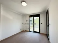 Izdavanje, trosoban stan, 111m², Vezirov Most, Podgorica - image 12