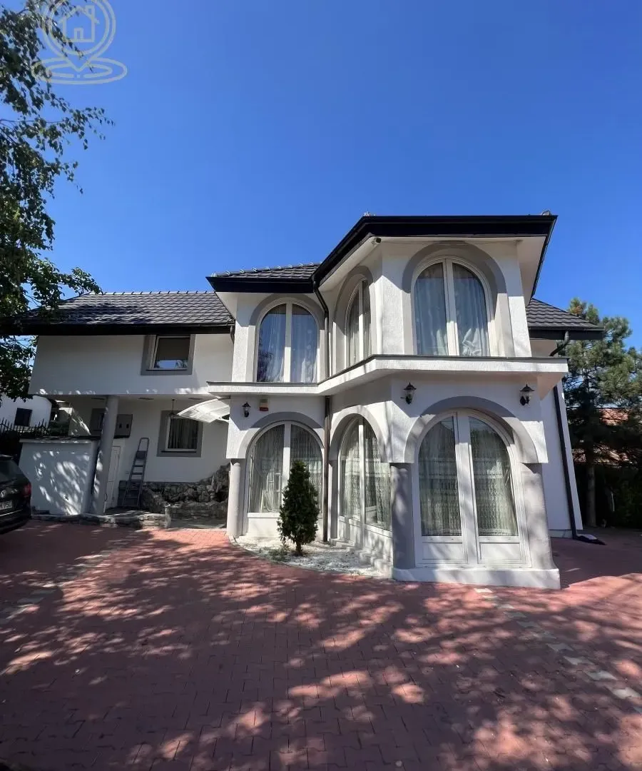 Izdavanje, kuća, 170m², Autokomanda, Voždovac Sve Podlokacije