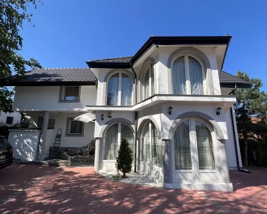 Izdavanje, kuća, 170m², Autokomanda, Voždovac Sve Podlokacije