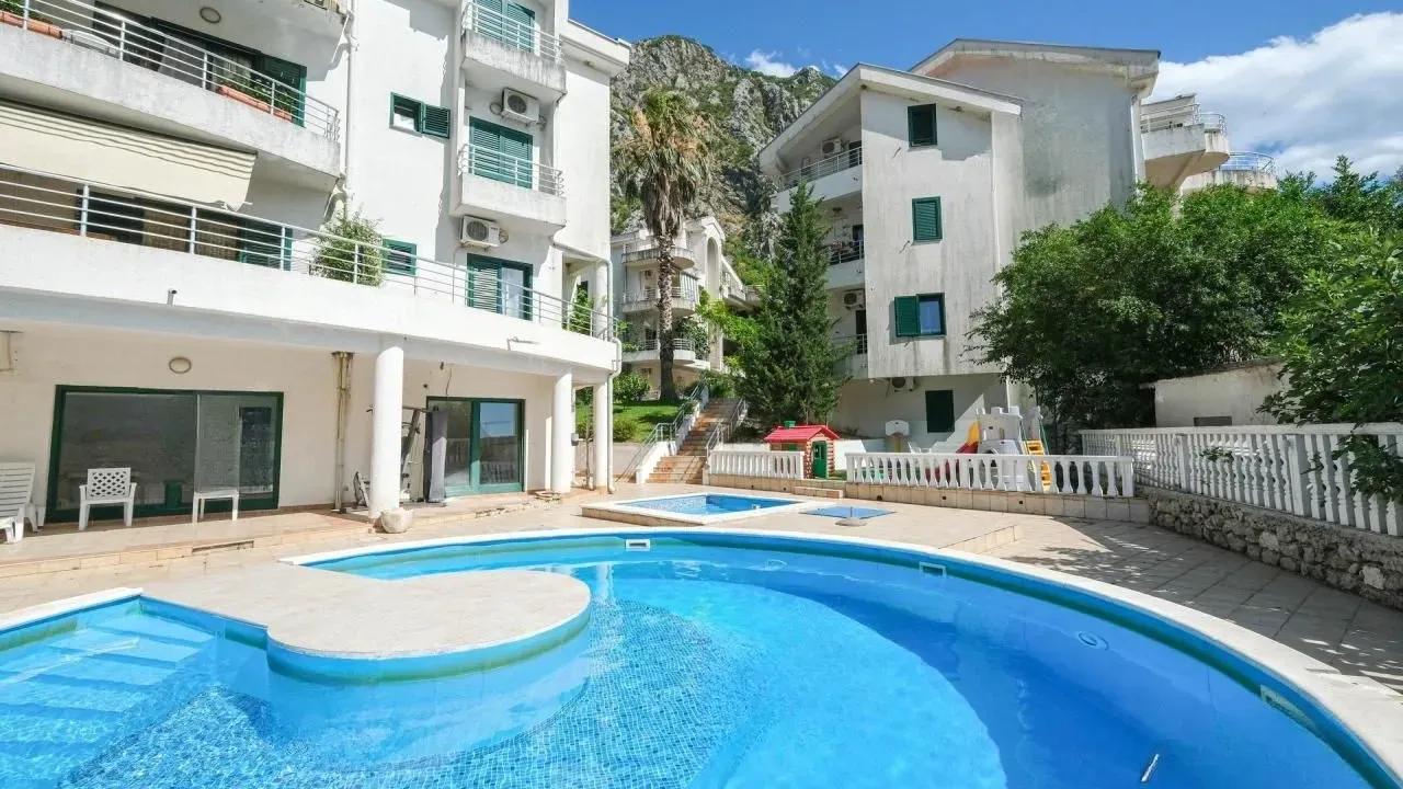 Sale, three bedroom apartment, 130m², Risan, Kotor