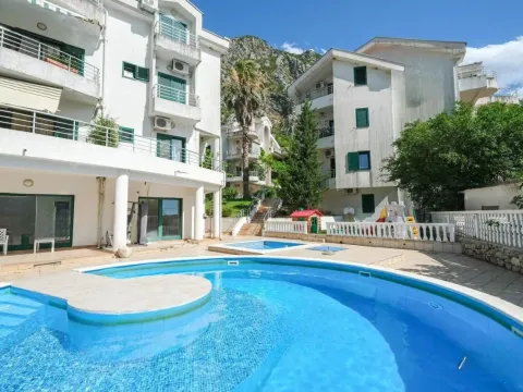 Sale, three bedroom apartment, 130m², Risan, Kotor - image 1