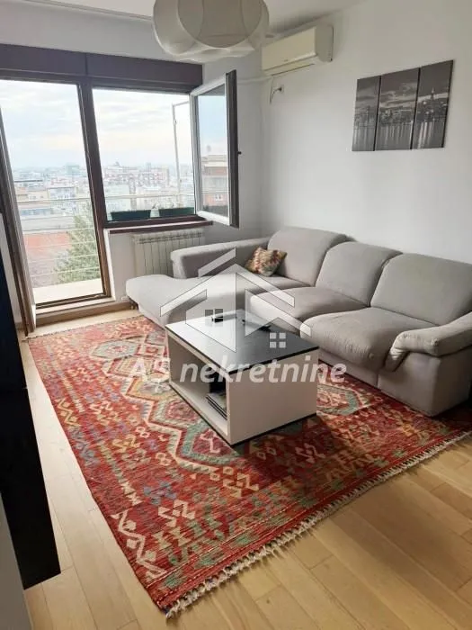 Rent, three bedroom apartment, 73m², Crveni Krst, Beograd