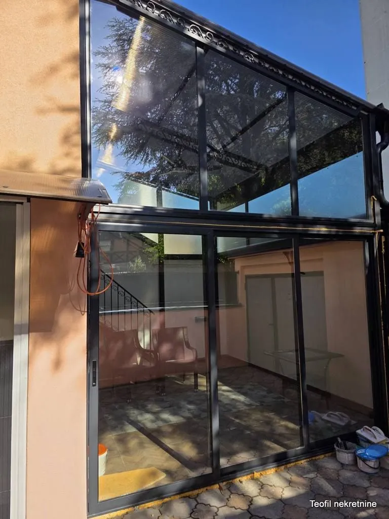 Prodaja, kuća, 150m², Zemun Save Kovačevića, Zemun Sve Podlokacije