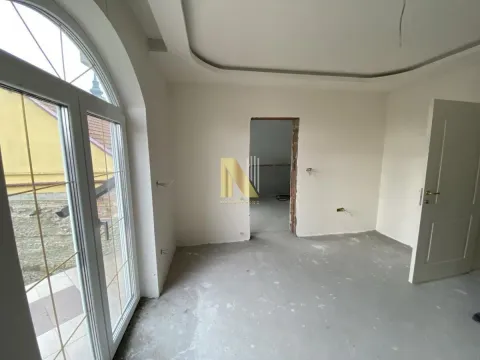 Prodaja, kuća, 304m², Centar, Žabljak - image 21