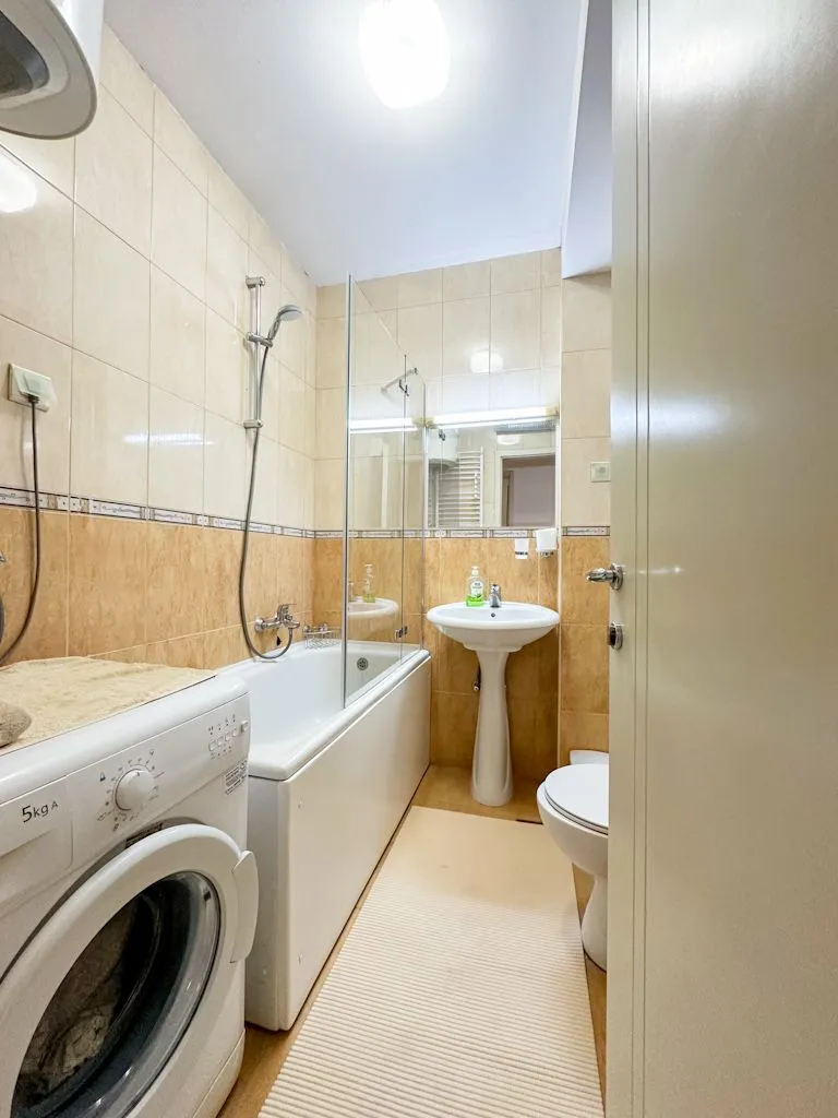 Izdavanje, dvosoban stan, 100m², Preko Morače, Podgorica