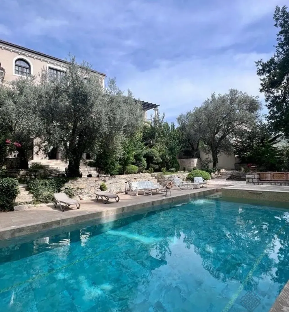 Sale, house, 550m², Reževići, Budva