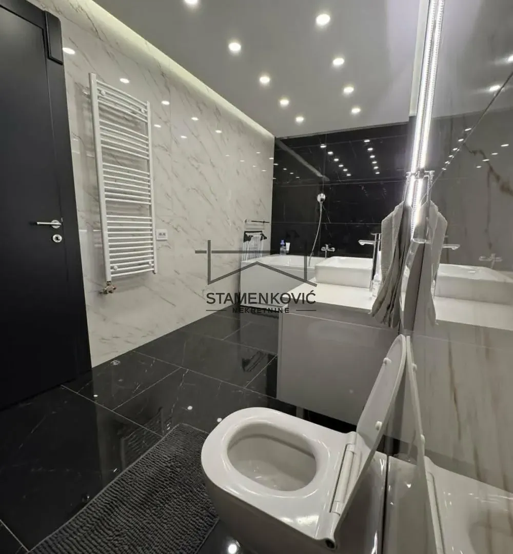 Prodaja, kuća, 230m², Tatarsko brdo, Petrovaradin