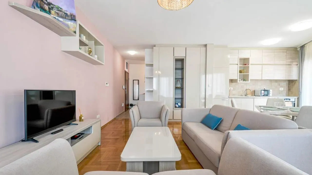 Sale, two bedroom apartment, 88m², Bečići, Budva