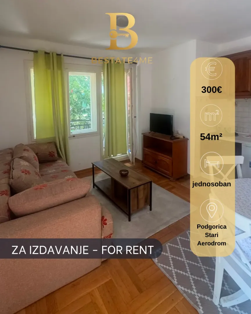 Dnevni boravak povezan sa trpezarijom i izlazom na terasu.