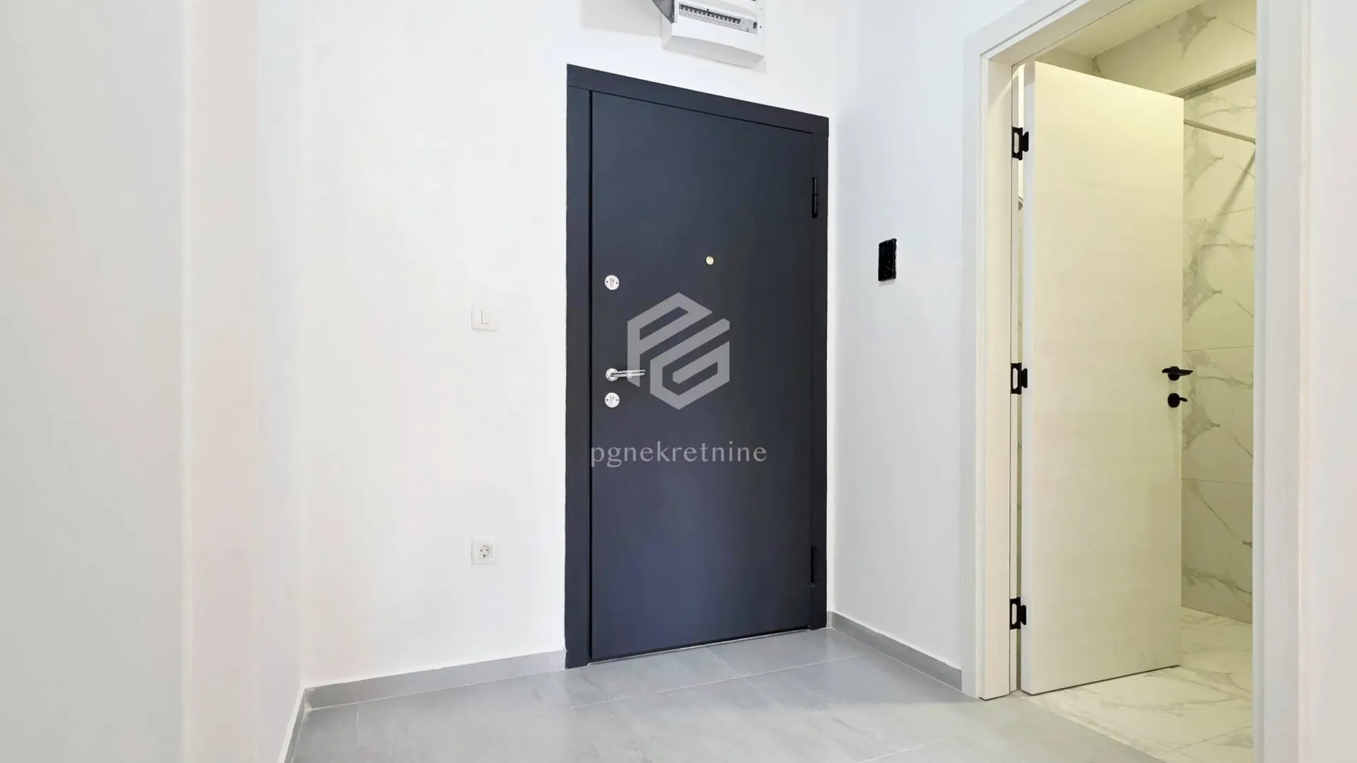 Prodaja, jednosoban stan, 43m², Stari Aerodrom, Podgorica