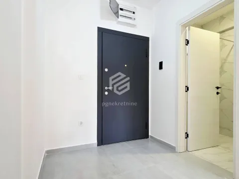 Prodaja, jednosoban stan, 43m², Stari Aerodrom, Podgorica - image 8