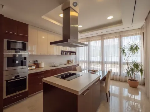 Izdavanje, dvosoban stan, 180m², Budva, Crna Gora - image 7