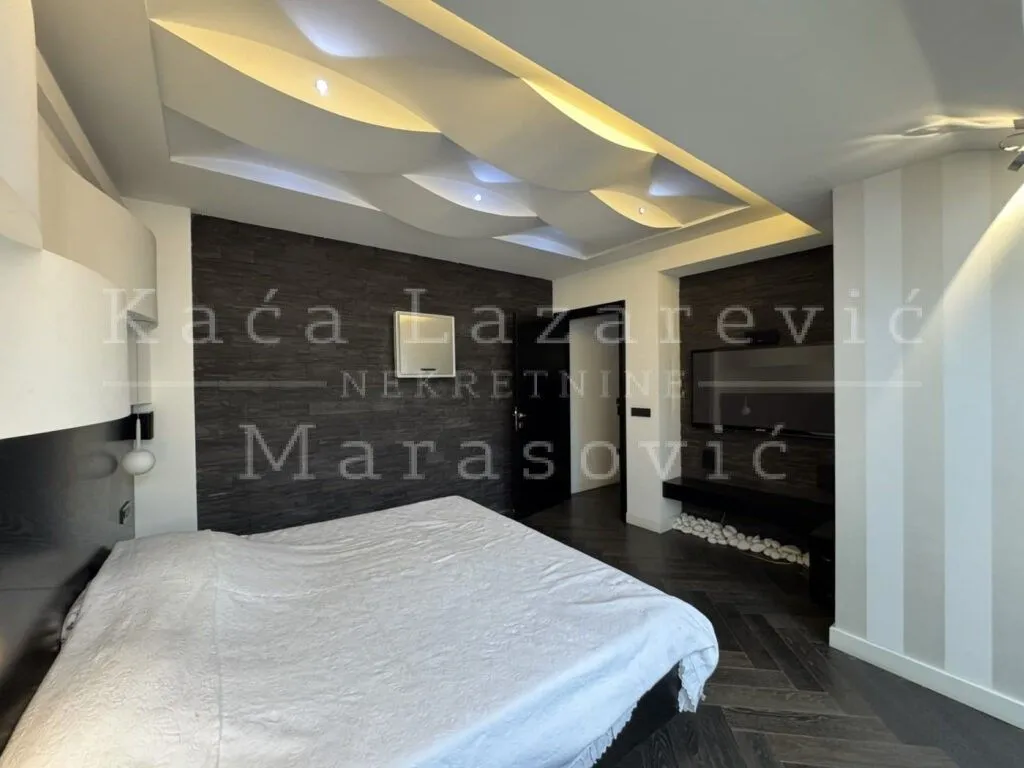 Prodaja, trosoban stan, 117m², Crveni Krst, Beograd