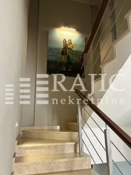 Izdavanje, kuća, 317m², Čukarica, Beograd - image 14