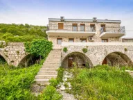 Prodaja,  kuća, 156m2, Petrovac, Budva