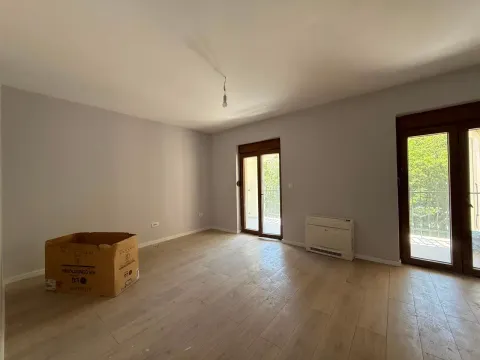 Sale, one bedroom apartment, 53m², Bečići, Budva - image 5