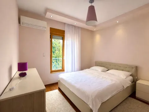 Izdavanje, dvosoban stan, 75m², Centar, Podgorica - image 9