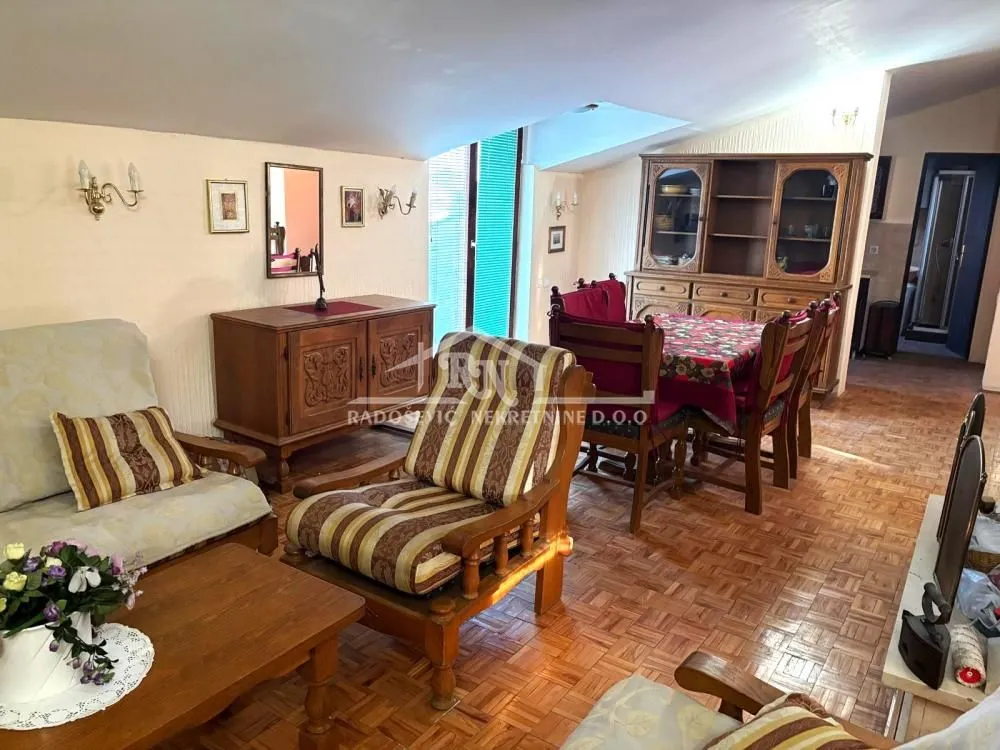 Prodaja, trosoban stan, 88m², Petlovo Brdo, Beograd