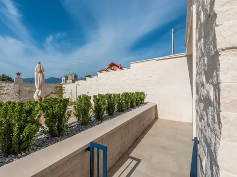 Prodaja, jednosoban stan, 54m², Centar, Tivat - image 12