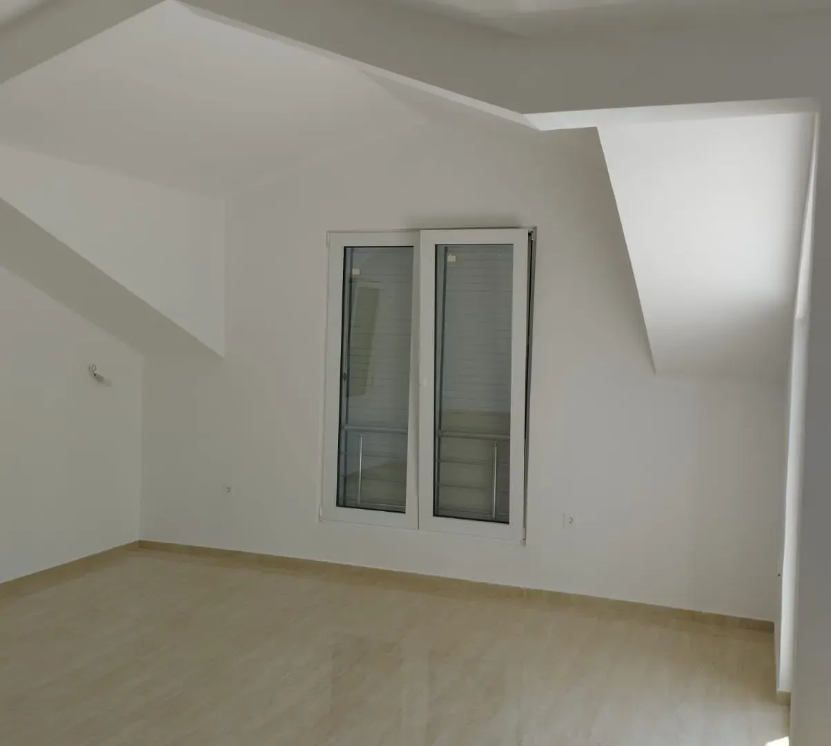Prodaja, dvosoban stan, 74m², Herceg Novi, Crna Gora
