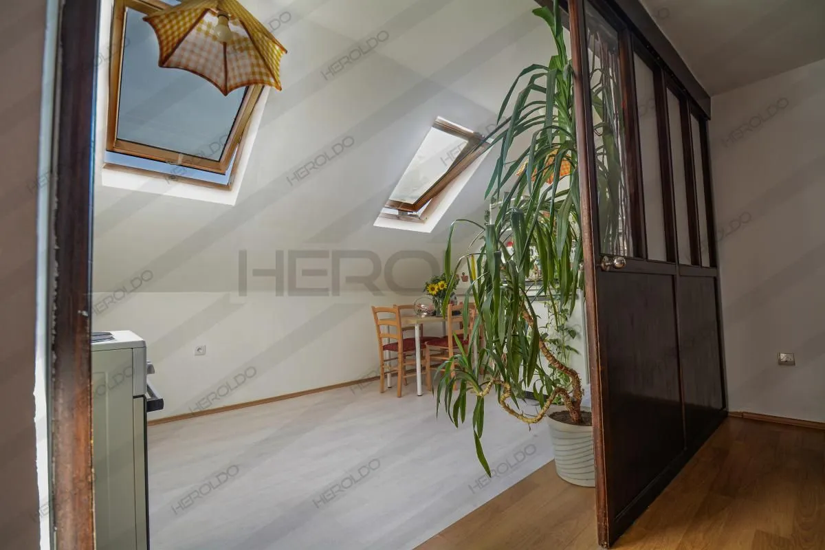 Prodaja, četvorosoban stan, 96m², Savski Venac, Beograd