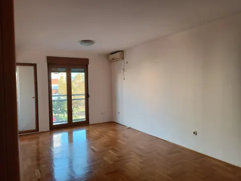 Rent, apartment, 67m², Podgorica, Crna Gora - image 6