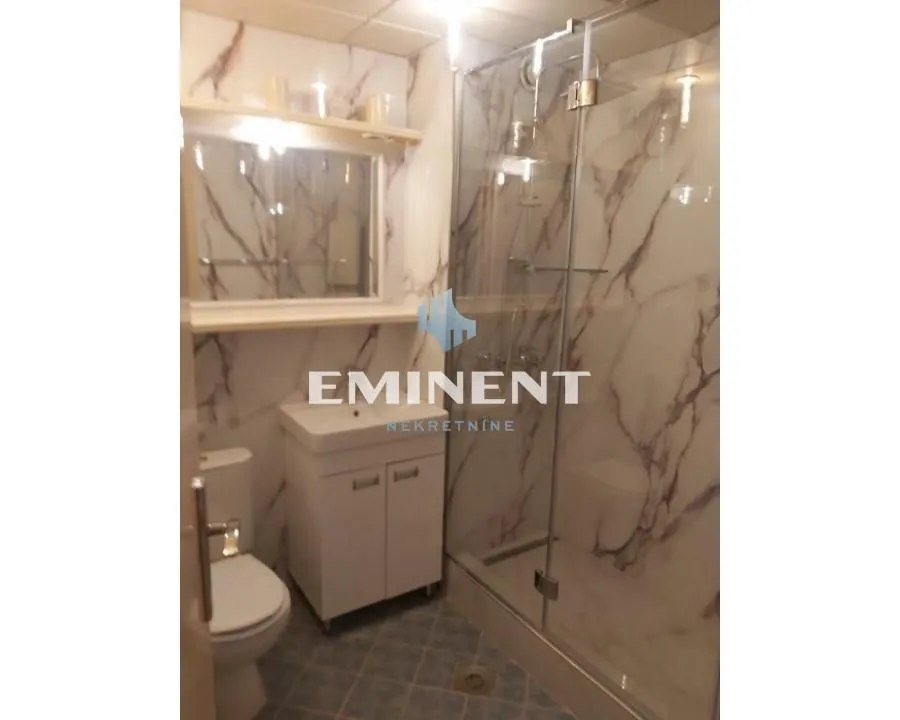 Izdavanje, trosoban stan, 75m², Banovo Brdo, Beograd