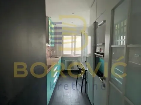 Izdavanje, trosoban stan, 90m², Kalenić Pijaca, Vračar Sve Podlokacije - image 9