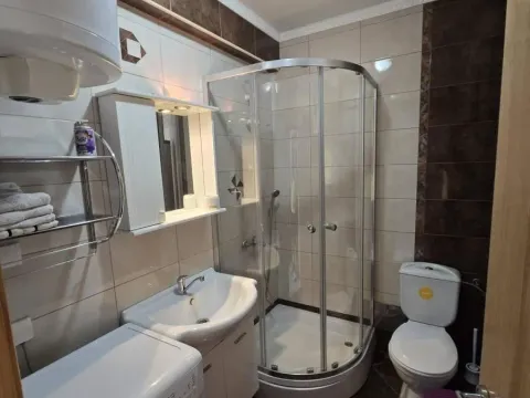 Izdavanje, jednosoban stan, 50m², Centar, Tivat - image 14