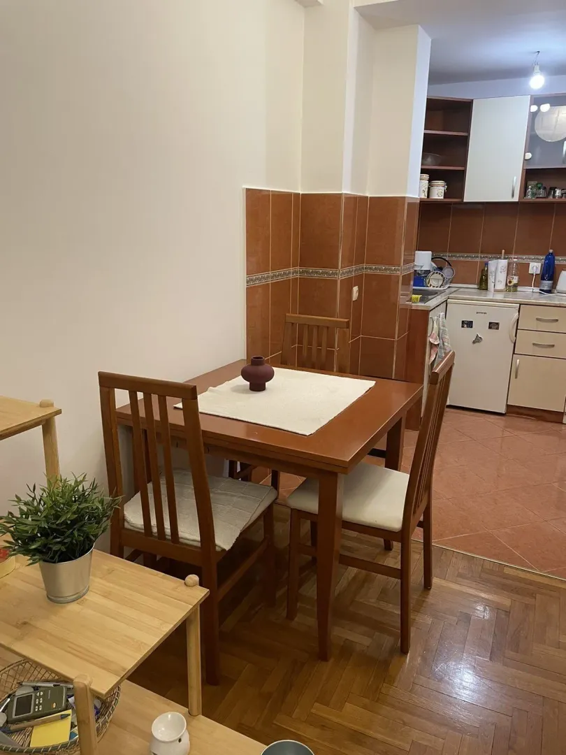 Izdavanje, dvosoban stan, 55m², Centar, Podgorica