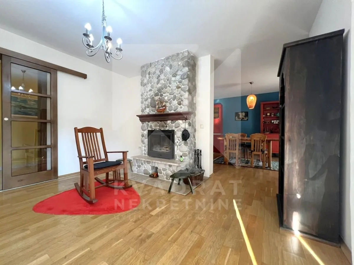 Prodaja, kuća, 200m², Tološi, Podgorica