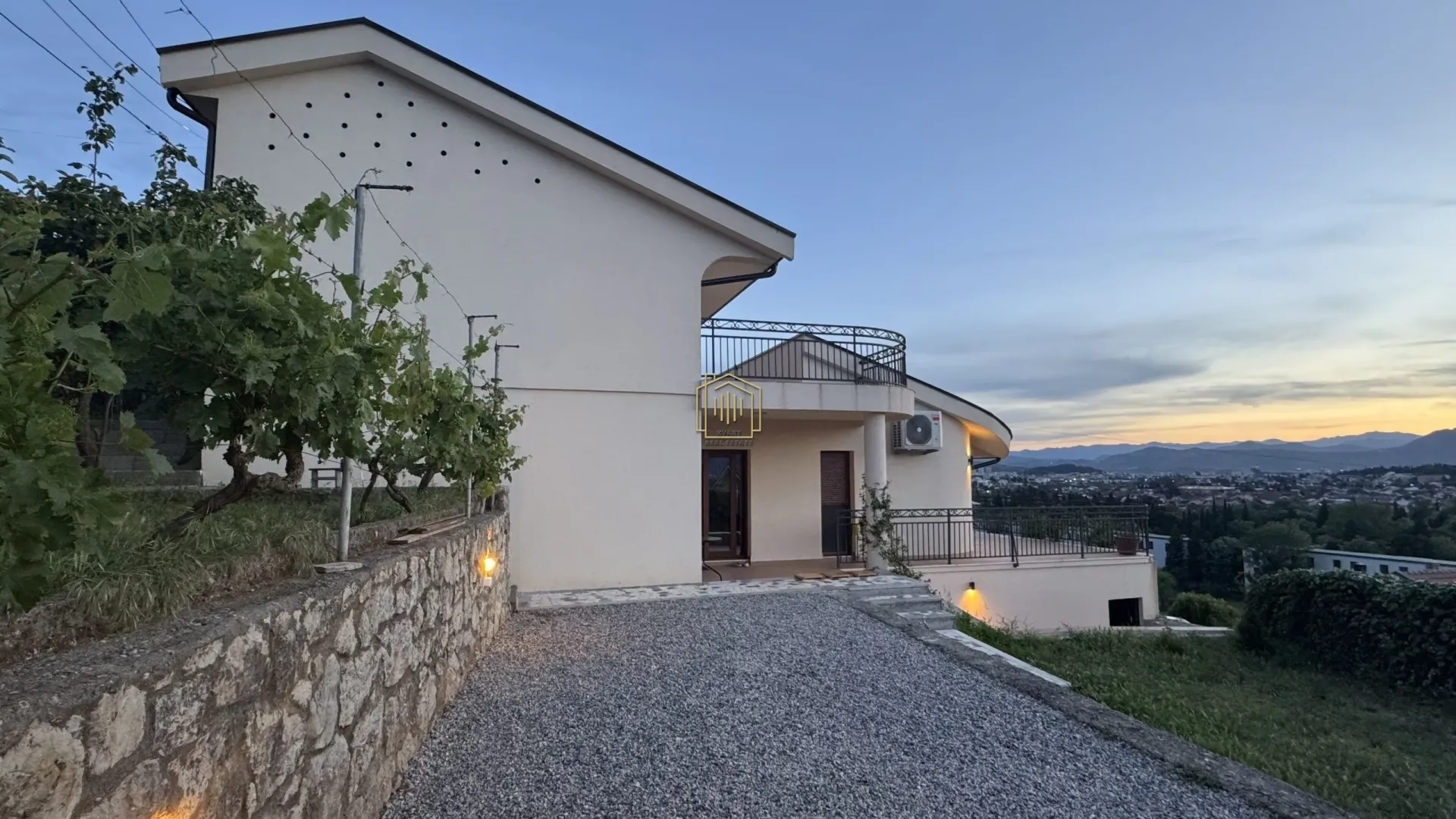 Rent, house, 256m², Masline, Podgorica
