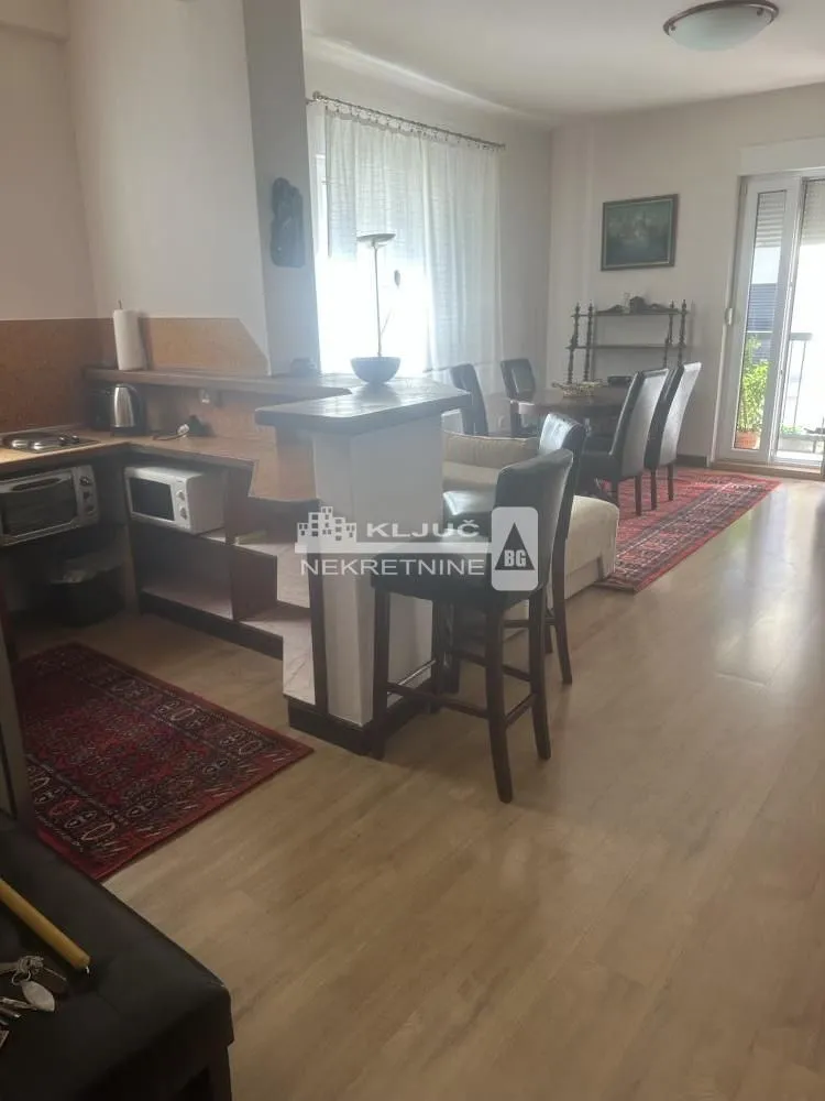 Izdavanje, dvosoban stan, 41m², Vračar Hram, Vračar Sve Podlokacije