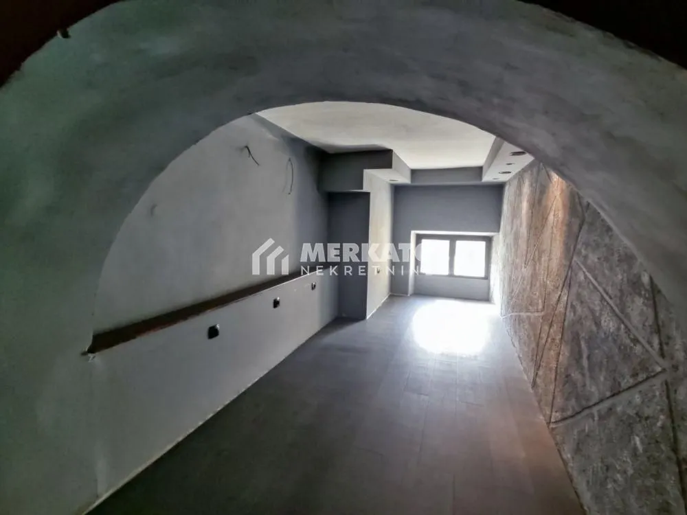 Prodaja, dvosoban stan, 31m², Centar, Zrenjanin