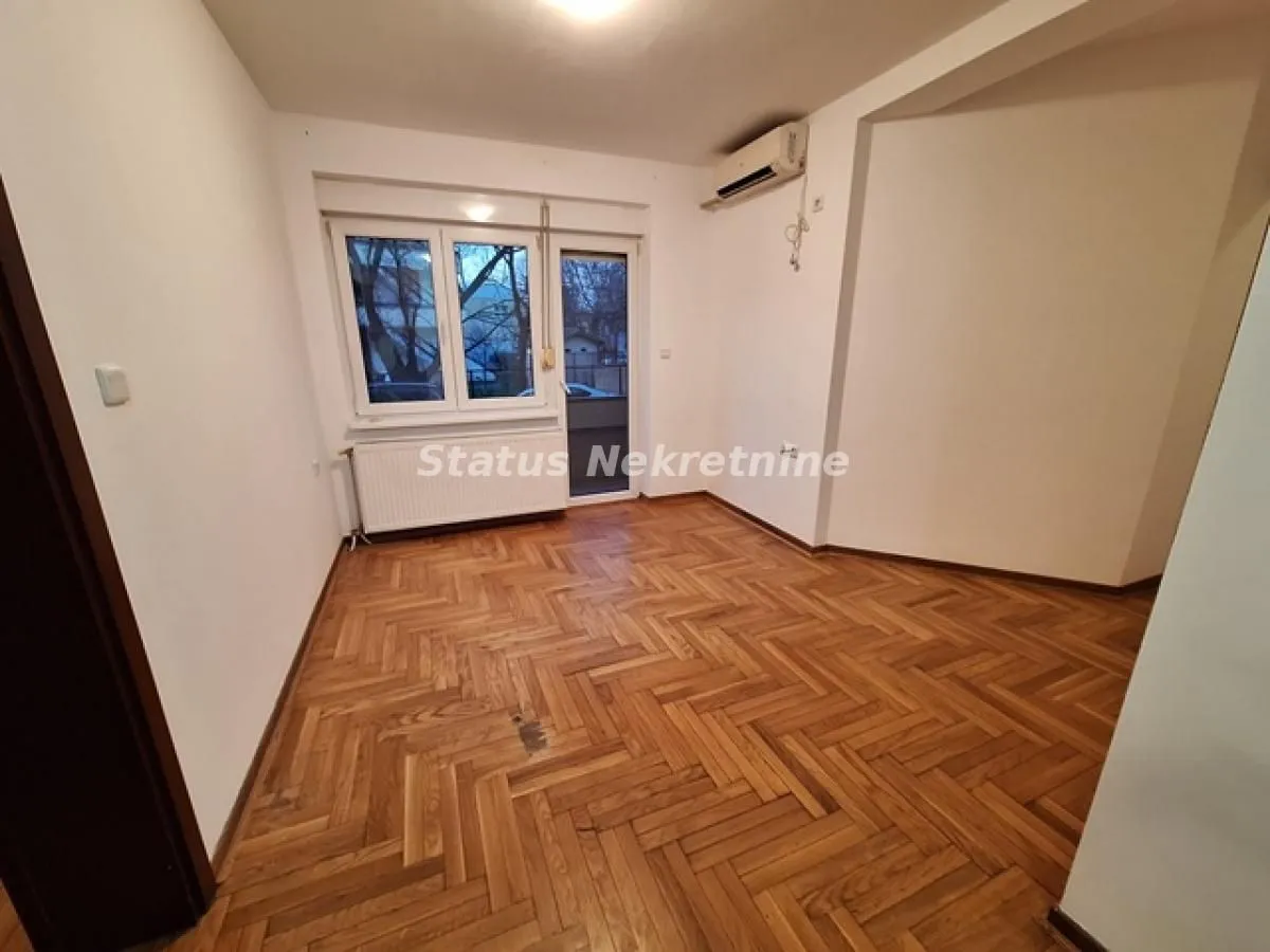 Izdavanje, dvosoban stan, 37m², Socijalno, Novi Sad Sve Podlokacije