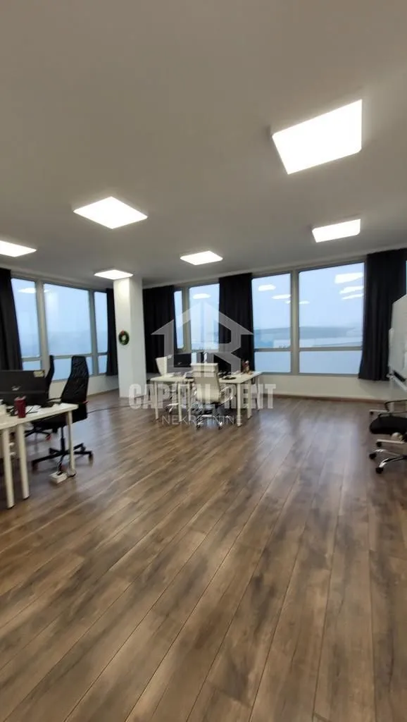 Izdavanje, poslovni prostor, 235m², Savski Venac, Beograd