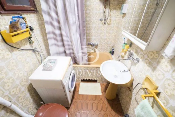 Sale, three bedroom apartment, 73m², Kalenić Pijaca, Vračar Sve Podlokacije