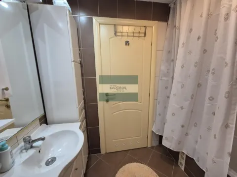 Izdavanje, trosoban stan, 73m², Centar, Jagodina - image 33