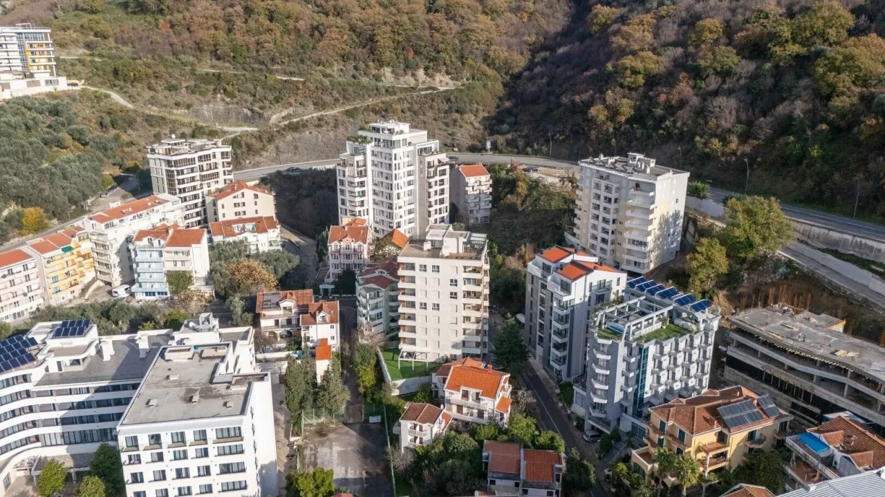 Prodaja, trosoban stan, 212m², Rafailovići, Budva