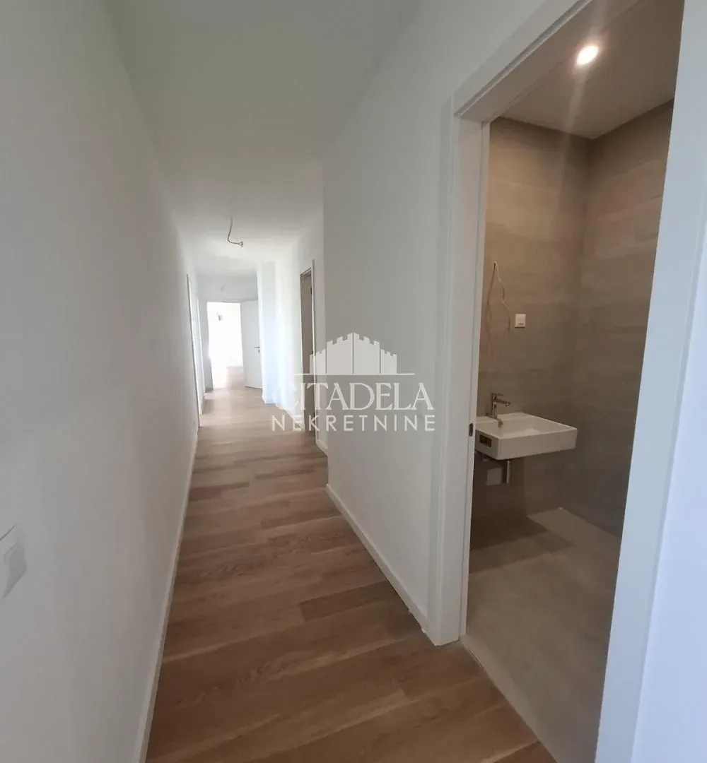 Sale, four bedroom apartment, 175m², Banovo Brdo, Beograd