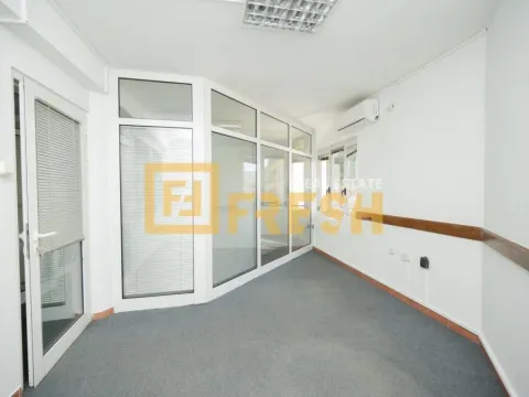 Izdavanje, poslovni prostor, 1000m², Centar, Podgorica - image 18