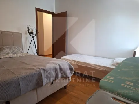 Izdavanje, trosoban stan, 120m², City Kvart, Podgorica - image 7